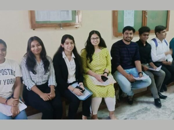 A campus placement drive was organized at JG College of Commerce by JG University