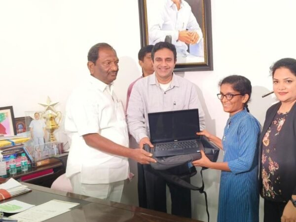 Minister of Social Welfare, Telangana Koppula Eshwar, applauds SMRATA for its services