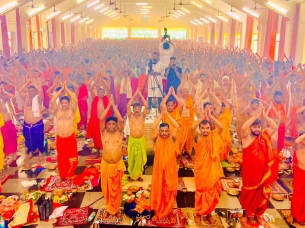 Sadguru Brahmeshanand sets “Asia Books of Record” for Yadnyopavit in Goa