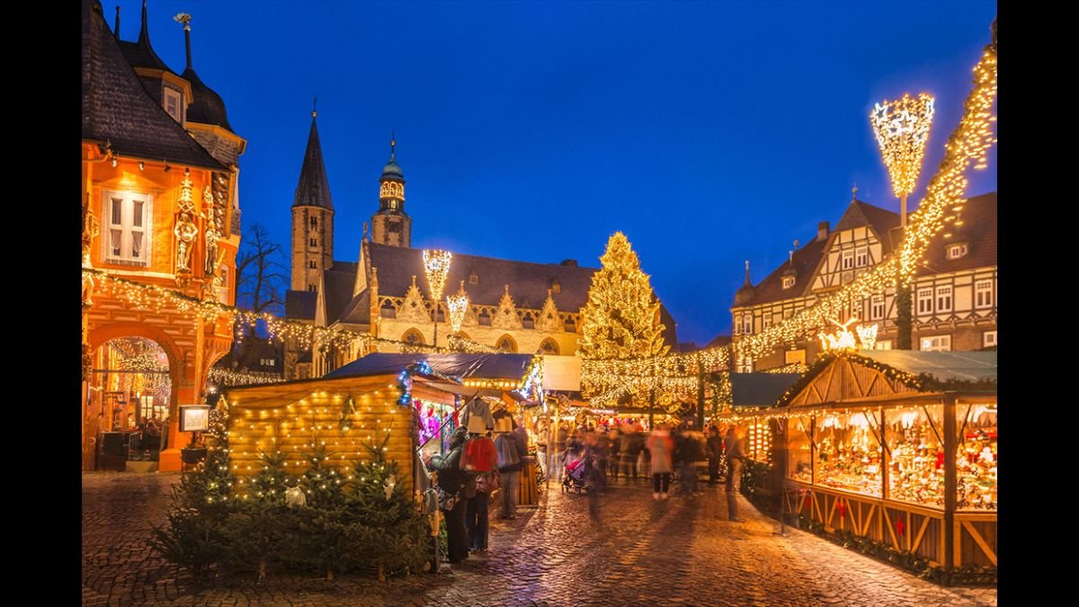Global Festivities Unite: Christmas Celebrations Around the World Illuminate the Holiday Season