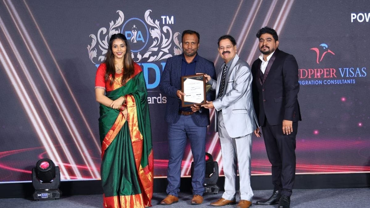 Pet Warehouse wins the title of Best Pet Store Supplies at India Pride Awards 2024